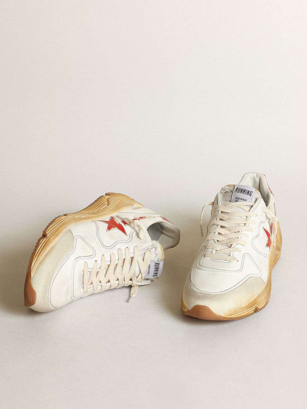 Running Sole homme avec étoile et contrefort en cuir à imprimé rouge