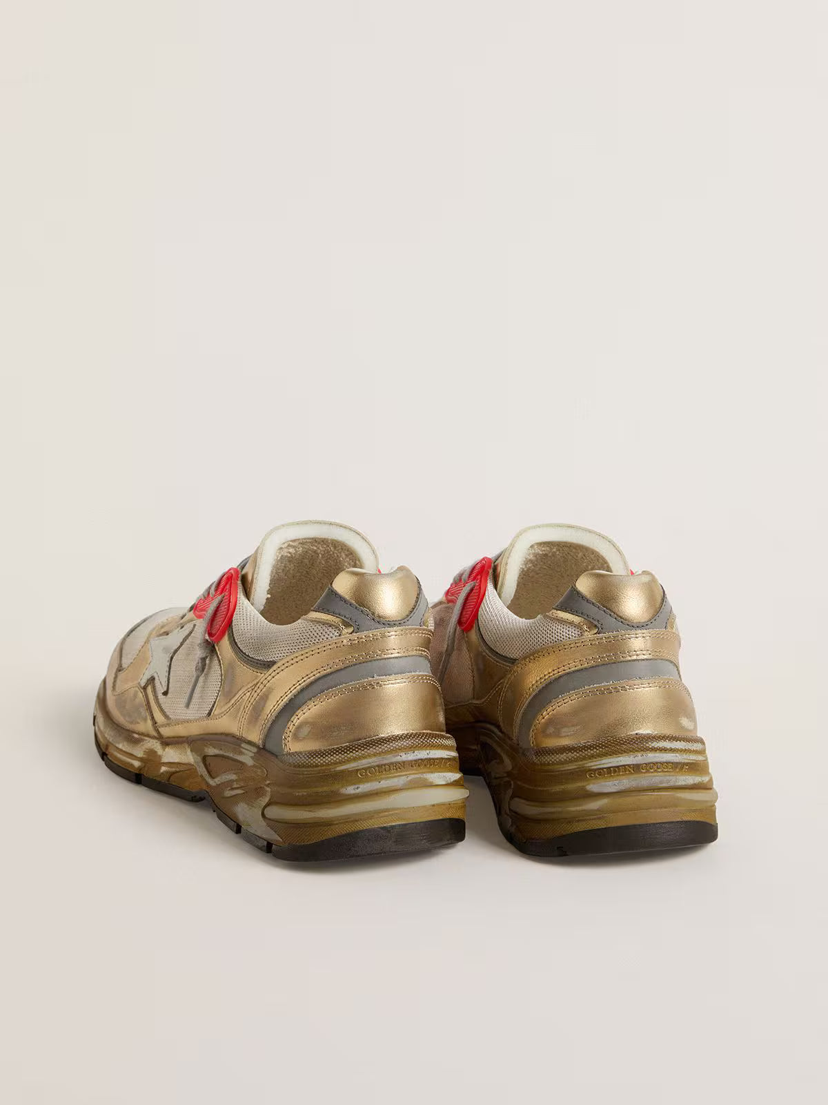 Dad-Star pour homme en résille et cuir lamé doré avec étoile en cuir blanc