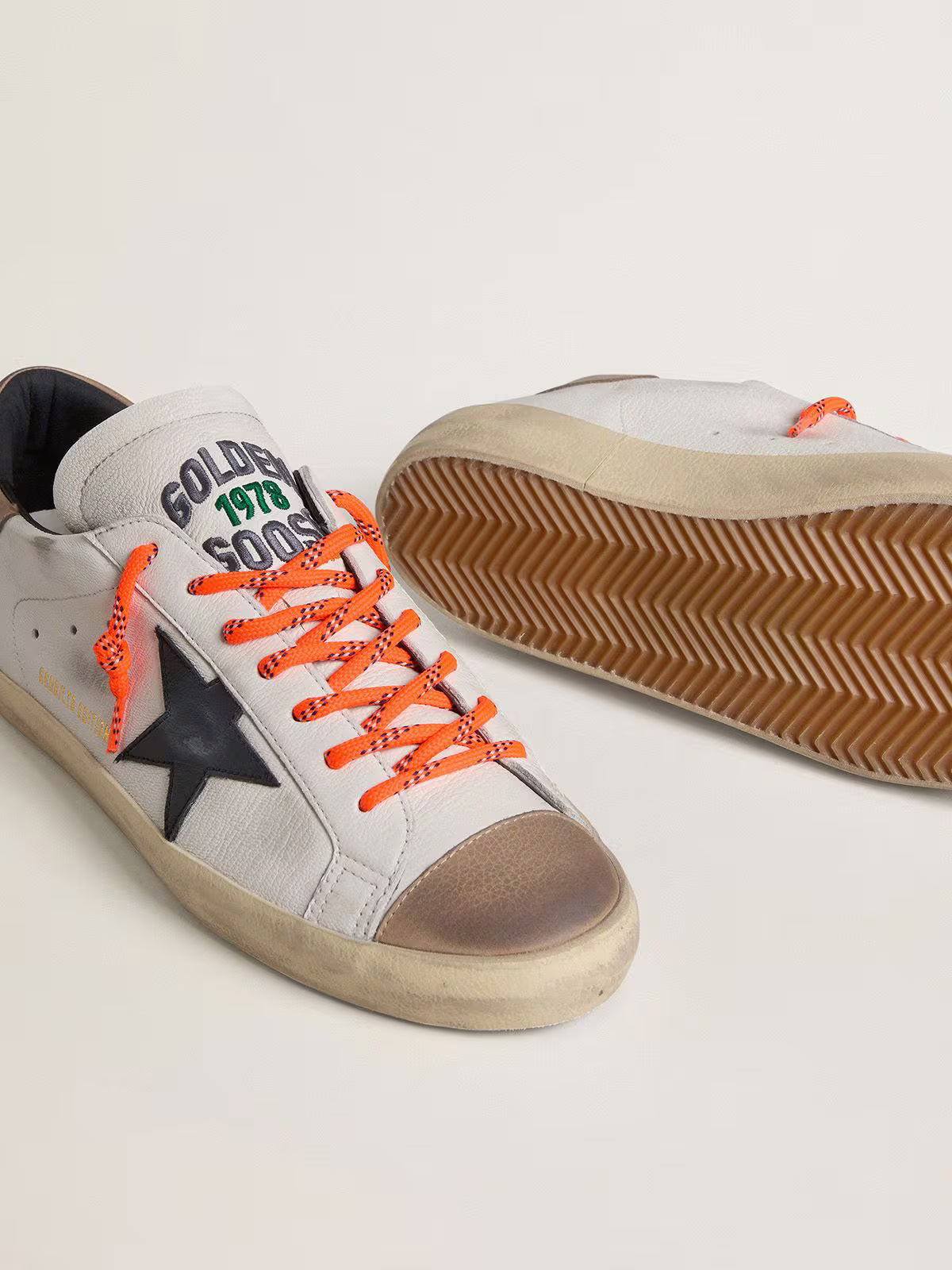 Super-Star LTD pour homme en cuir avec étoile en cuir noir et contrefort en cuir beige