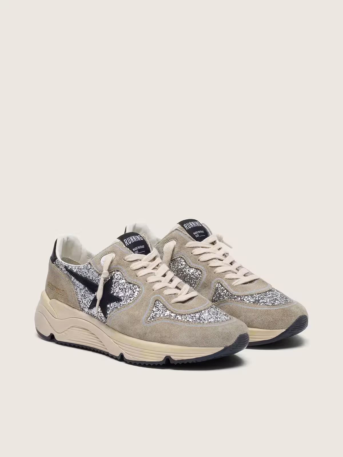 Running Sole femme à paillettes argentées et en daim gris tourterelle