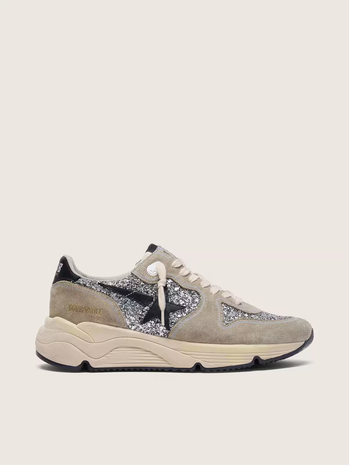Running Sole femme à paillettes argentées et en daim gris tourterelle