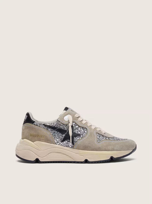Running Sole femme à paillettes argentées et en daim gris tourterelle